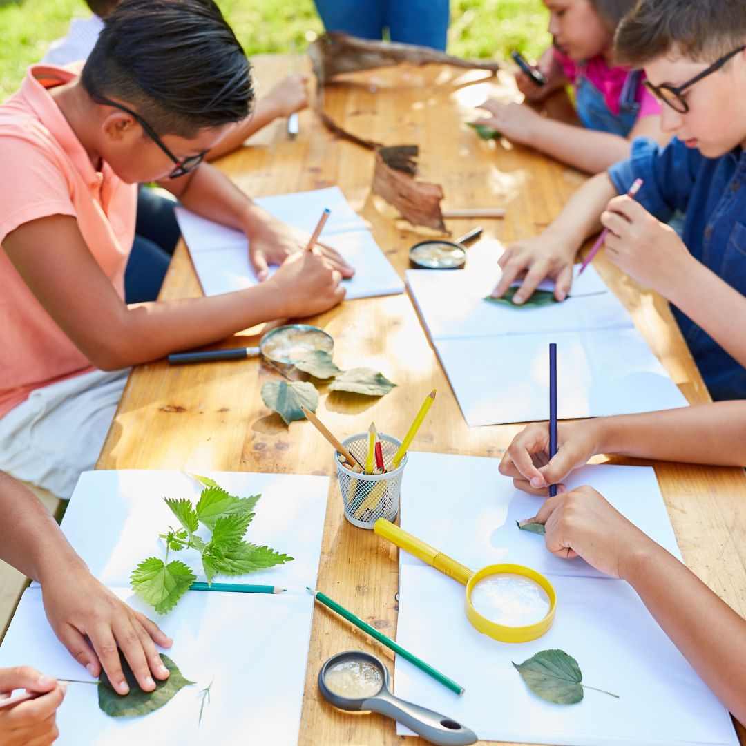 kids working on a project