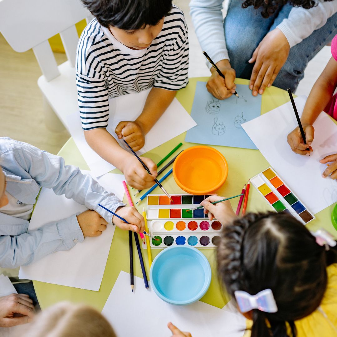 kids in art class